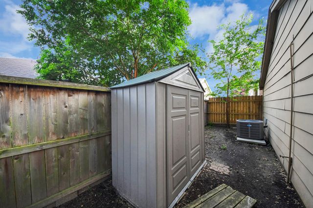 2210 Linea Del Pino Street, Houston, TX 77077
