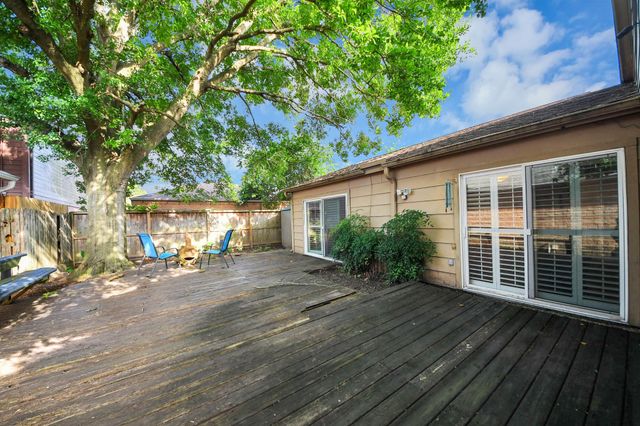2210 Linea Del Pino Street, Houston, TX 77077