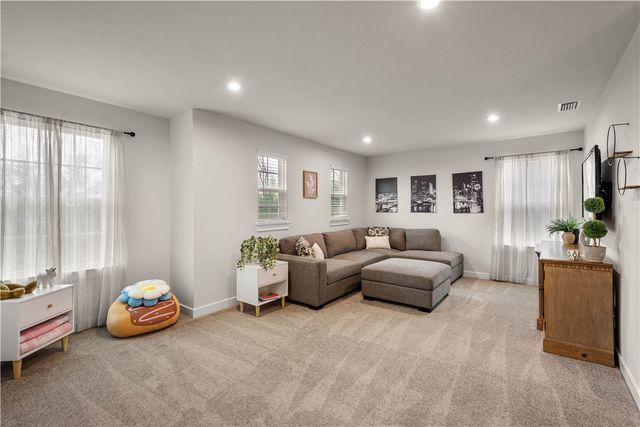 353 Crossing Drive, North Strabane, PA 15330