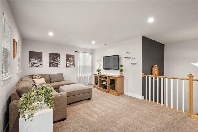 353 Crossing Drive, North Strabane, PA 15330