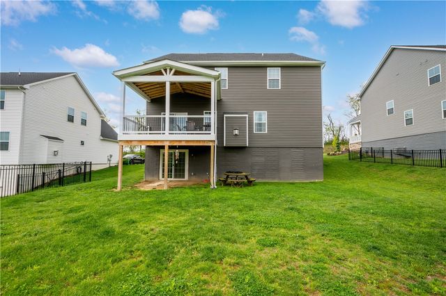 353 Crossing Drive, North Strabane, PA 15330