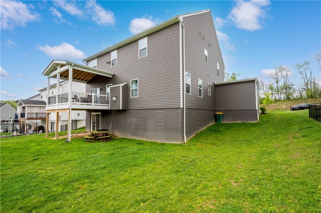 353 Crossing Drive, North Strabane, PA 15330
