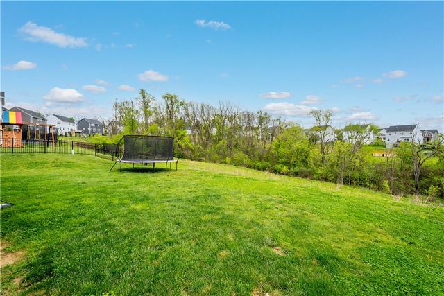 353 Crossing Drive, North Strabane, PA 15330