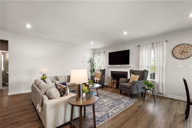 353 Crossing Drive, North Strabane, PA 15330