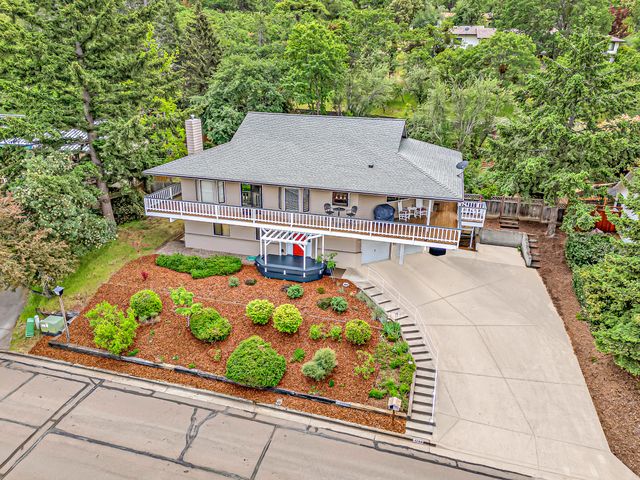 1768 Crestview Drive, Ashland, OR 97520