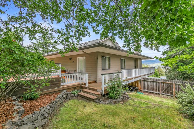 1768 Crestview Drive, Ashland, OR 97520