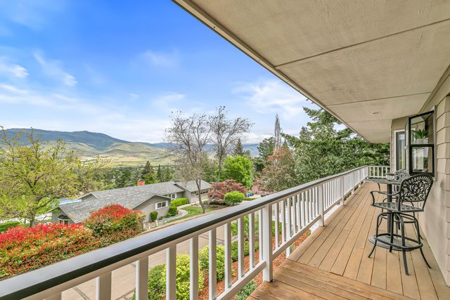 1768 Crestview Drive, Ashland, OR 97520