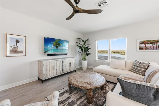 15378 Turin DR, Naples, FL 34114