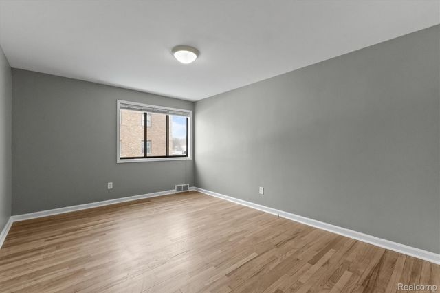 25835 Woodward 103, Royal Oak, MI 48067