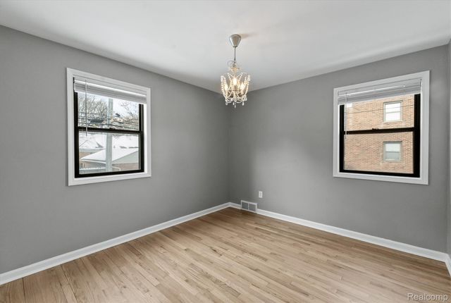 25835 Woodward 103, Royal Oak, MI 48067