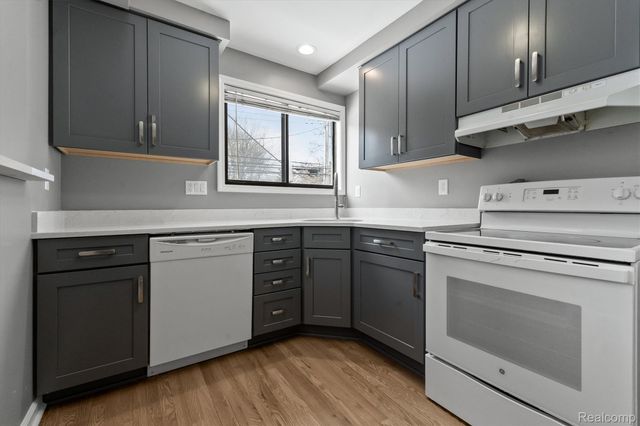 25835 Woodward 103, Royal Oak, MI 48067