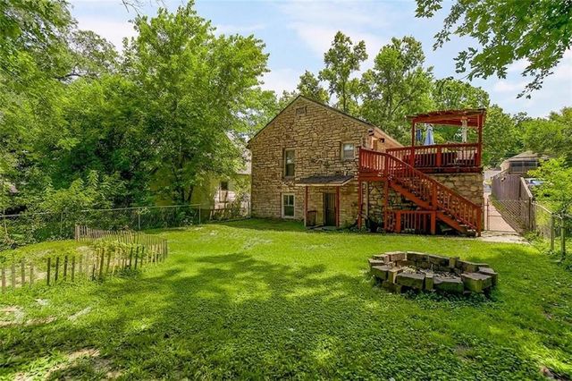 558 S Arlington Avenue, Independence, MO 64053