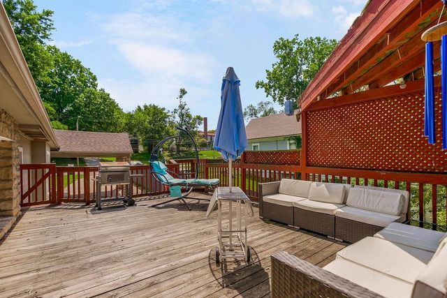 558 S Arlington Avenue, Independence, MO 64053