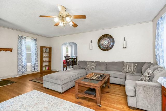 558 S Arlington Avenue, Independence, MO 64053