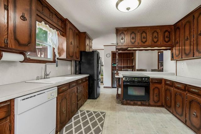 558 S Arlington Avenue, Independence, MO 64053