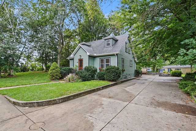 308 S Barker Street, New Buffalo City, MI 49117