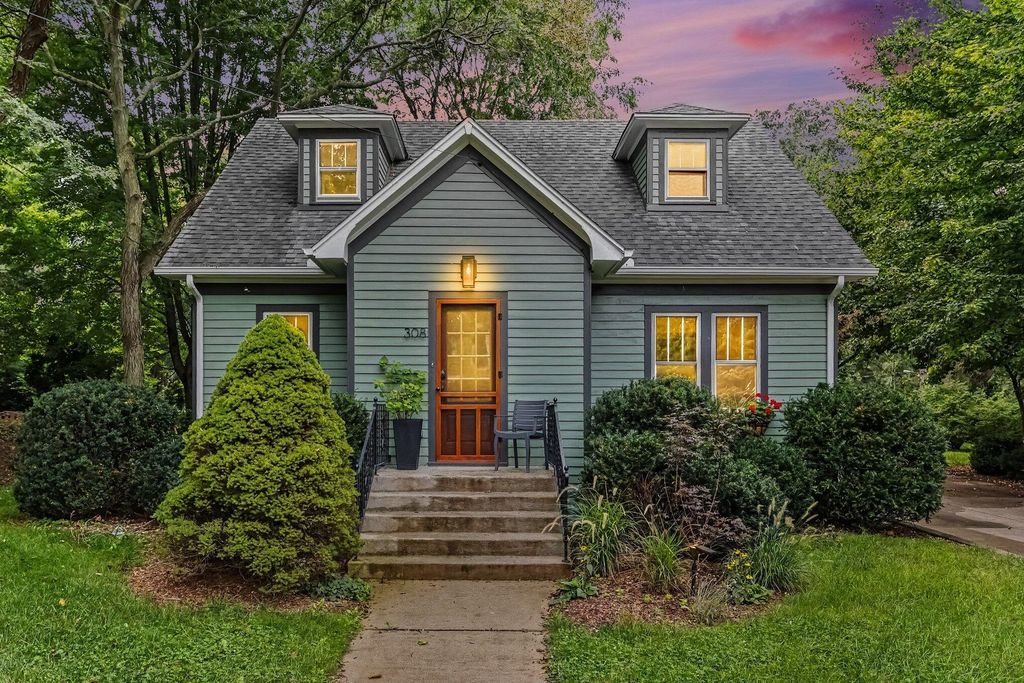 308 S Barker Street, New Buffalo City, MI 49117