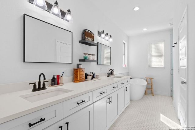 926 Joyce Marlene Dr., Poteet, TX 78065