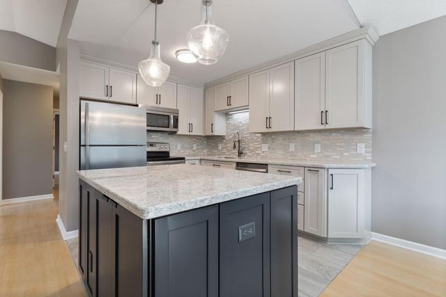 1053 Bridge Street, Shoreview, MN 55126