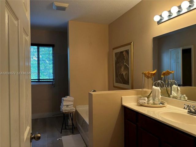 657 SE 31st Ave 657, Homestead, FL 33033