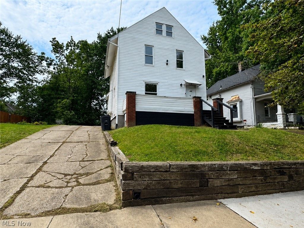 804 Beardsley Street, Akron, OH 44311