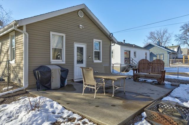 815 E 25th Street, Des Moines, IA 50317