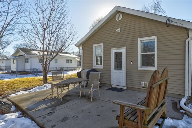 815 E 25th Street, Des Moines, IA 50317