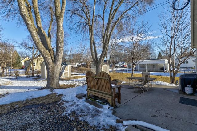 815 E 25th Street, Des Moines, IA 50317