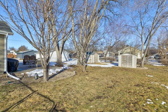 815 E 25th Street, Des Moines, IA 50317