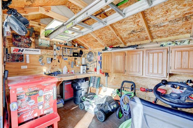 815 E 25th Street, Des Moines, IA 50317