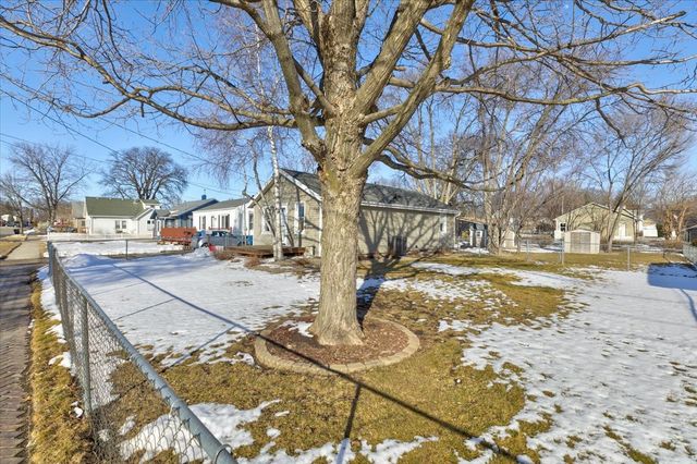 815 E 25th Street, Des Moines, IA 50317