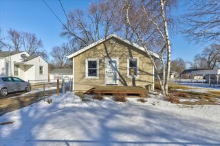 815 E 25th Street, Des Moines, IA 50317