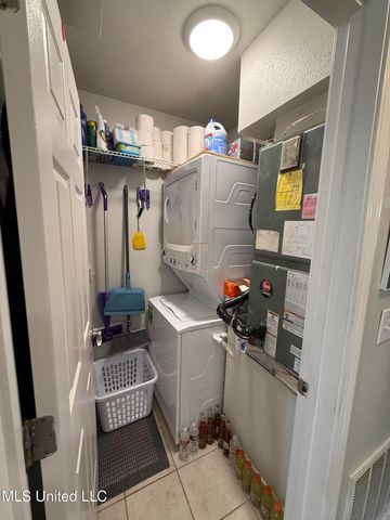 1282 Beach Boulevard, 105, Biloxi, MS 39530