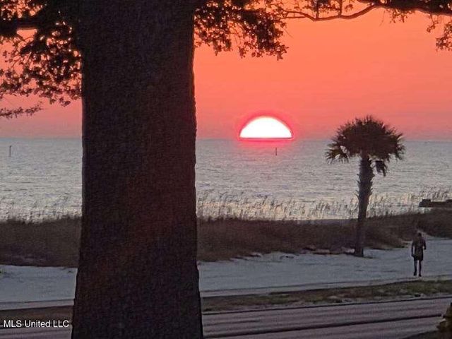 1282 Beach Boulevard, 105, Biloxi, MS 39530