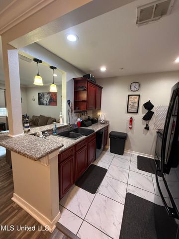 1282 Beach Boulevard, 105, Biloxi, MS 39530