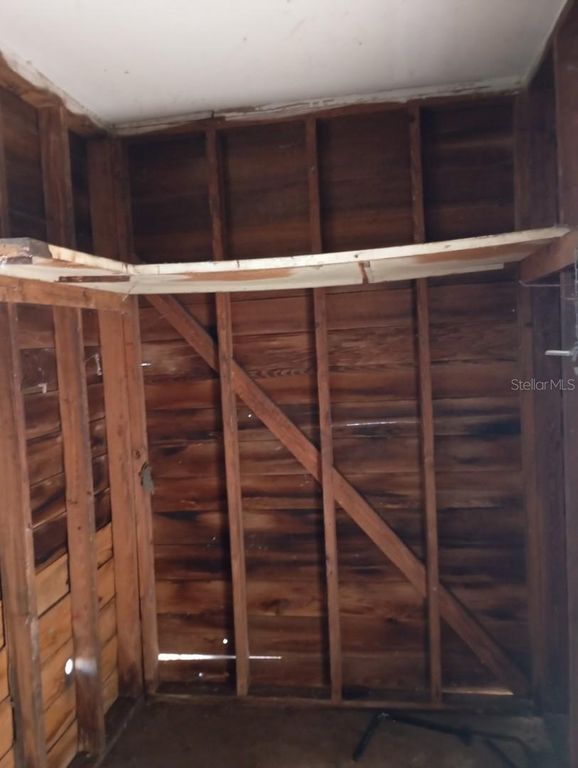 Image 3 of property listing at 2924 E 148TH AVENUE, Lutz, FL 33559