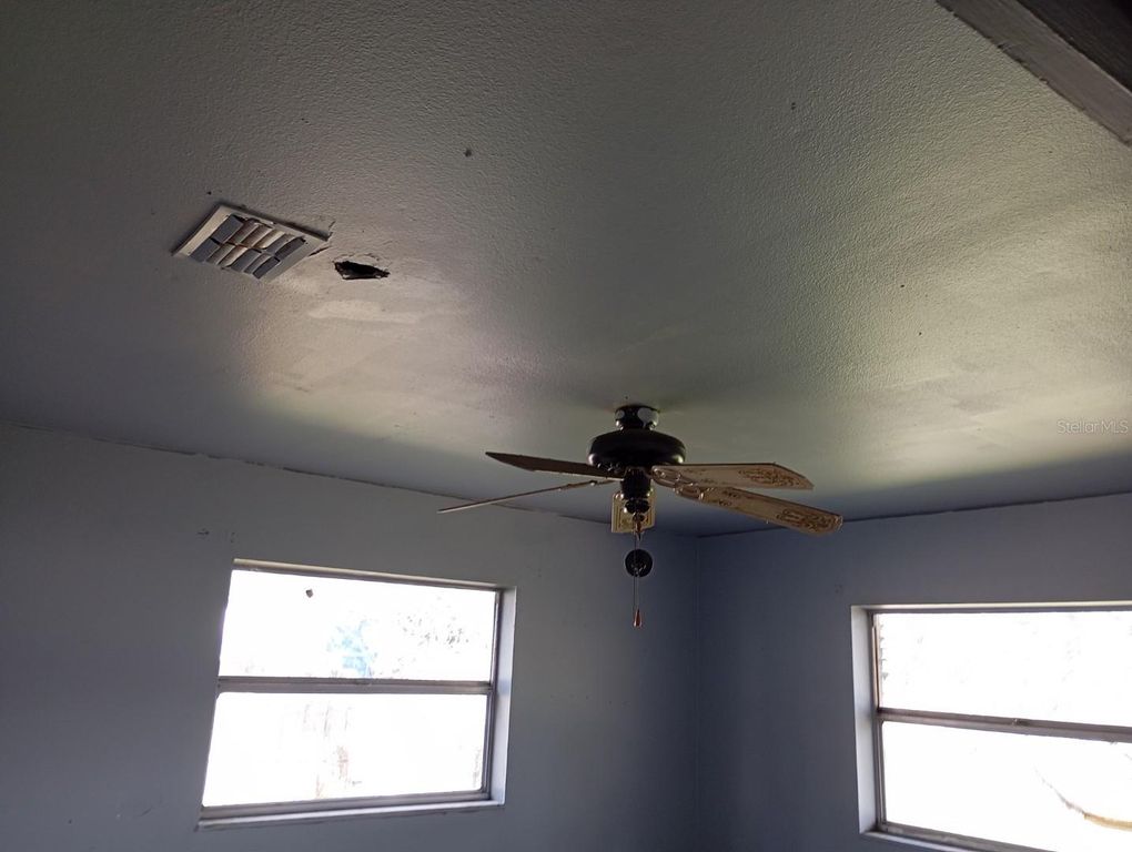 Image 23 of property listing at 2924 E 148TH AVENUE, Lutz, FL 33559