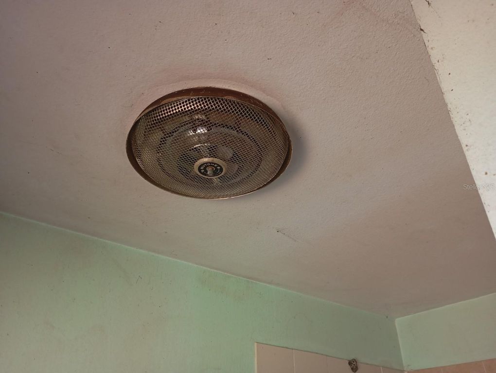 Image 27 of property listing at 2924 E 148TH AVENUE, Lutz, FL 33559