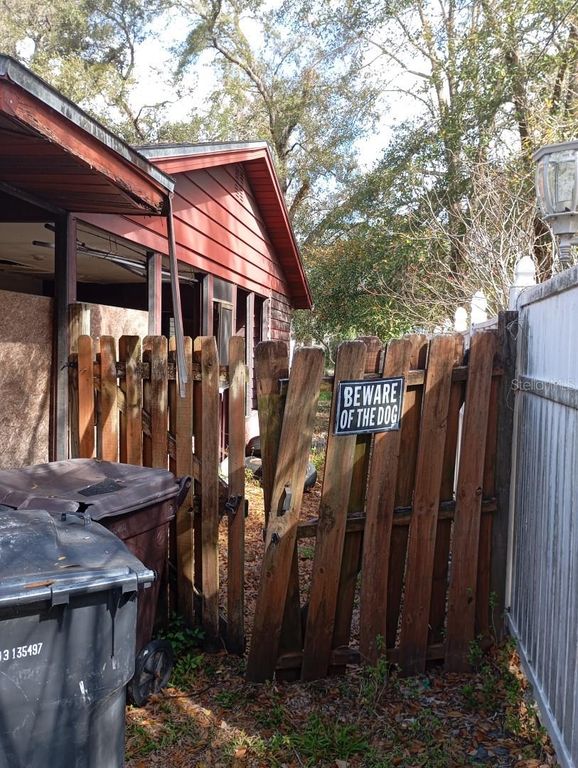 Image 28 of property listing at 2924 E 148TH AVENUE, Lutz, FL 33559