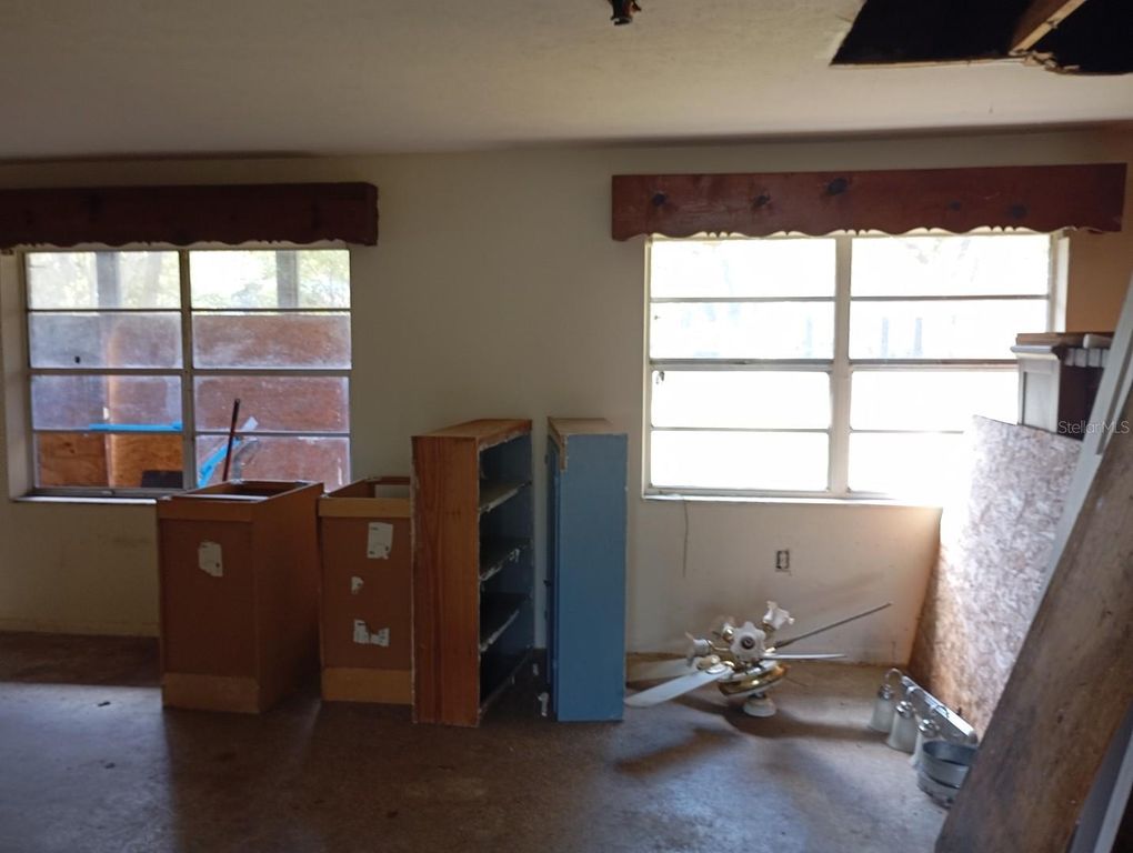 Image 6 of property listing at 2924 E 148TH AVENUE, Lutz, FL 33559