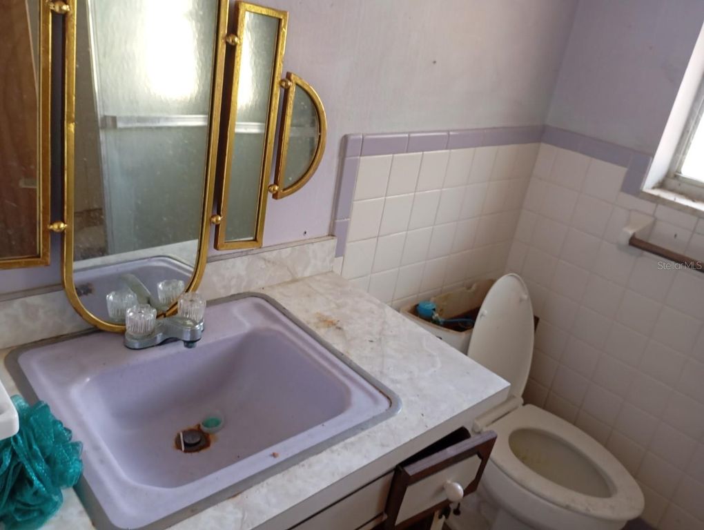 Image 10 of property listing at 2924 E 148TH AVENUE, Lutz, FL 33559