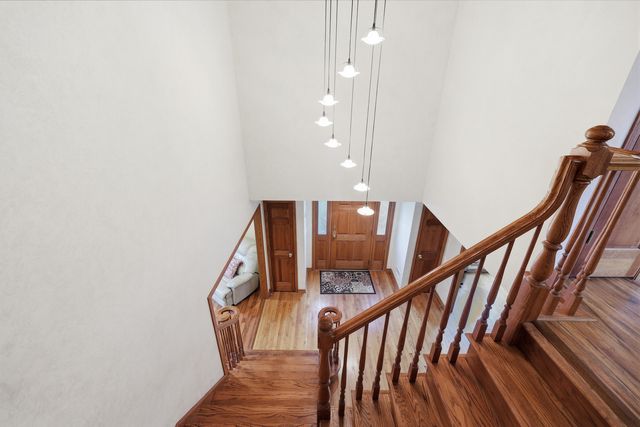 406 Woodview Drive, Prospect Heights, IL 60070