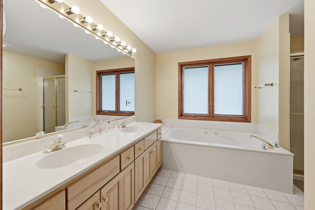 406 Woodview Drive, Prospect Heights, IL 60070