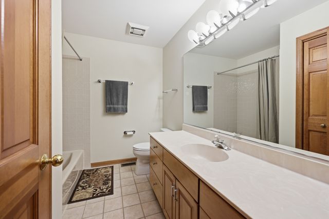 406 Woodview Drive, Prospect Heights, IL 60070