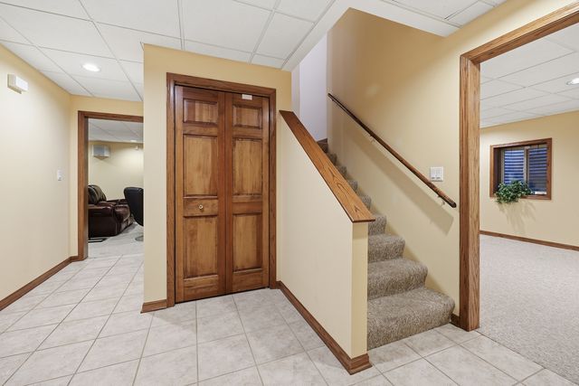 406 Woodview Drive, Prospect Heights, IL 60070