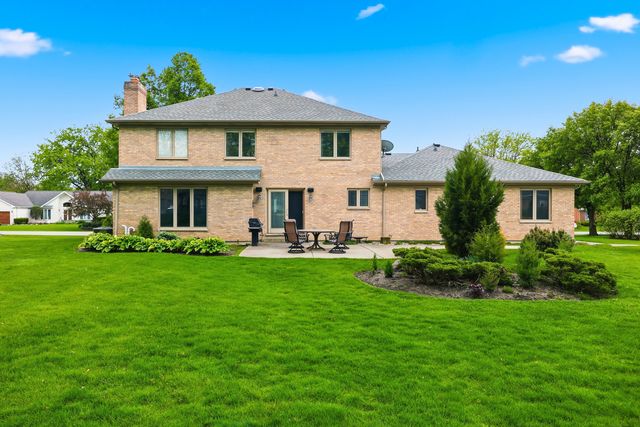 406 Woodview Drive, Prospect Heights, IL 60070