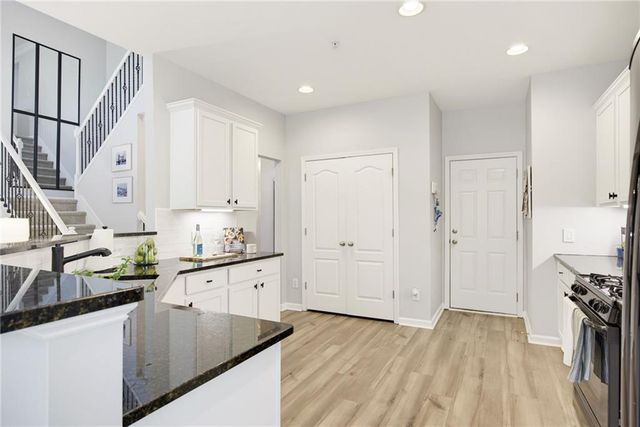 403 Mountain View Lane, Woodstock, GA 30188