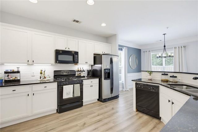 403 Mountain View Lane, Woodstock, GA 30188