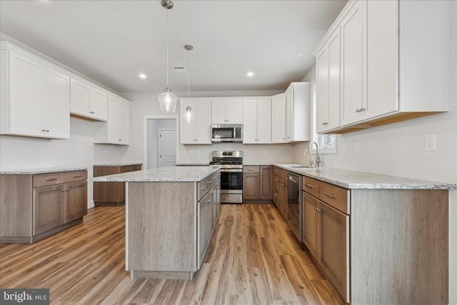 2803 N CHARLOTTE ST, Gilbertsville, PA 19525