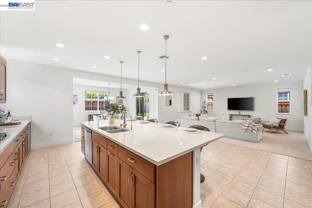 405 Wayland Loop, Livermore, CA 94550